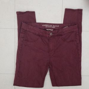 ❤AMERICAN EAGLE OUTFITTERS SKINNY/JEGGINGS. Has small pink paint stain on pants